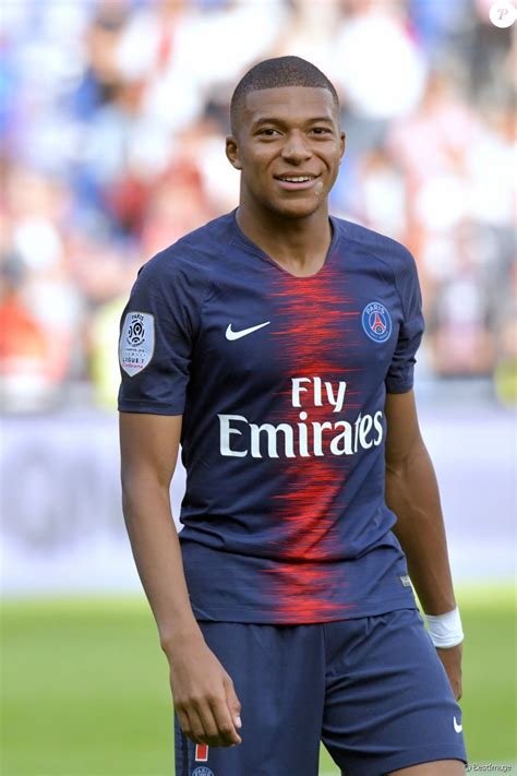 kylian mbappe footballer.